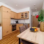 Ivka Apartamento *