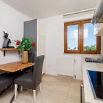Ivka Apartamento *