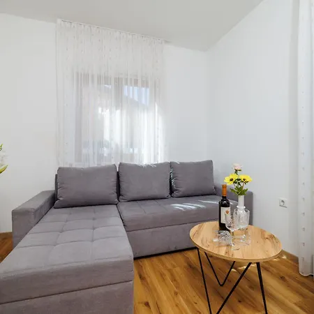 Ivka Apartamento *