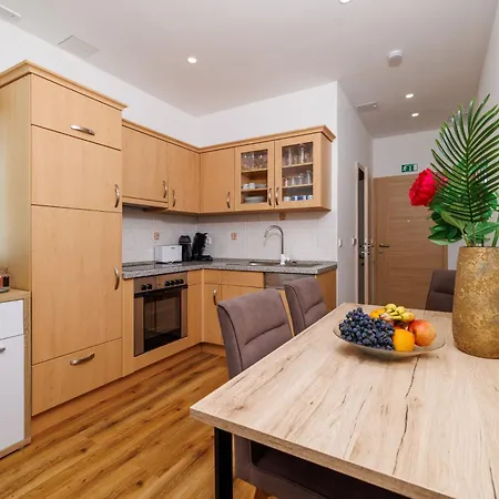 Ivka Apartamento *