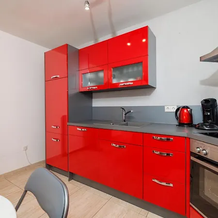 Ivka Apartamento *