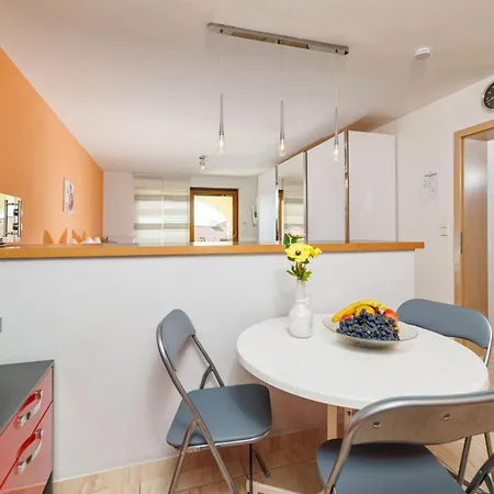 Ivka Apartamento *